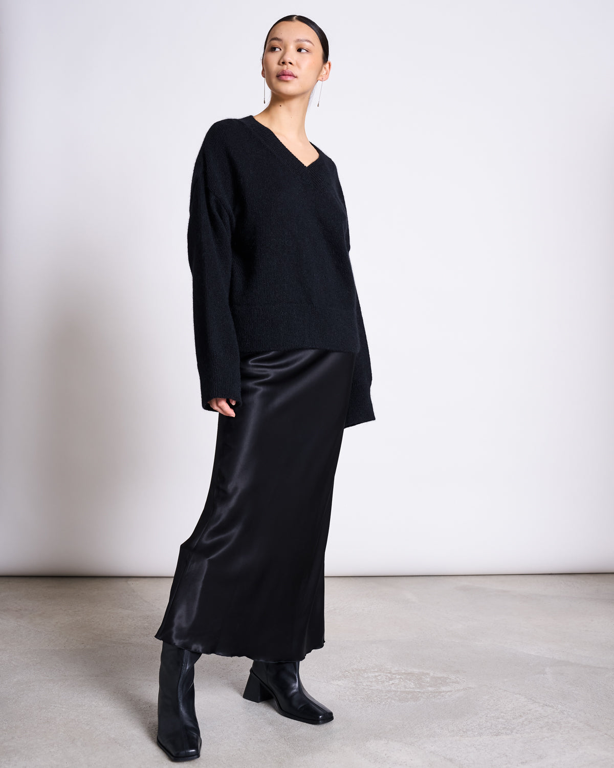 MAXI SATIN SKIRT SERIN BLACK Skirt jan-n-june 4