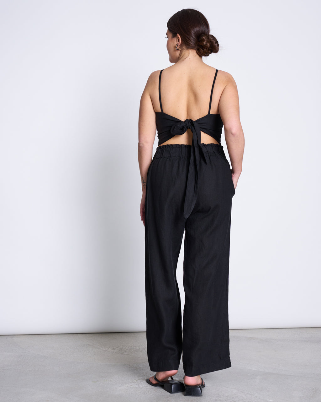 LINEN PANTS BEVEREN BLACK Ankle length Pants jan-n-june 8