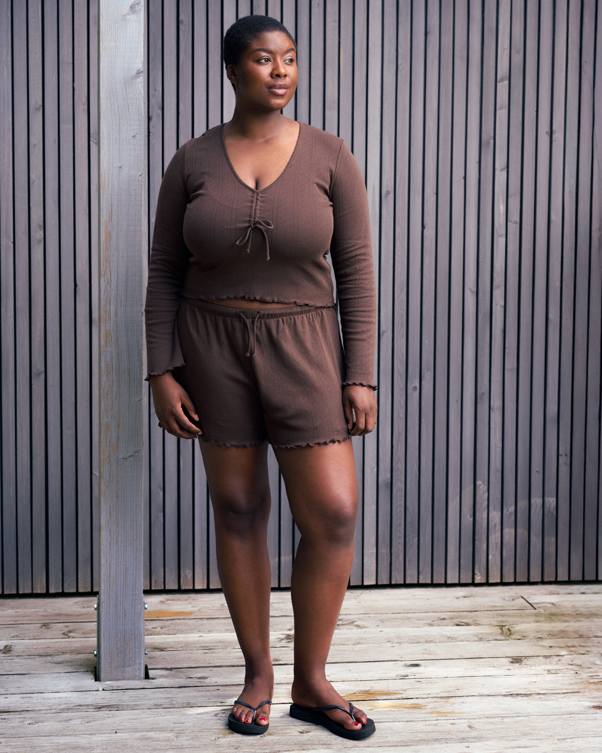 POINTELLE PYJAMA V-NECK LONGSLEEVE CHOCOLATE GOTS T-shirt jan-n-june 7