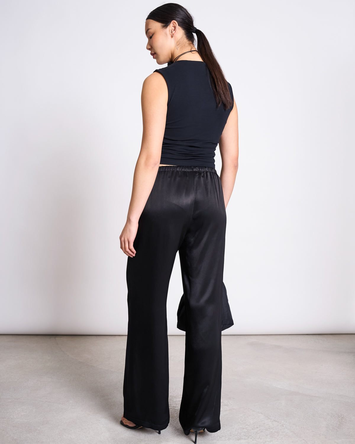 RUFFLE TOP RAFO BLACK GOTS jan-n-june 2
