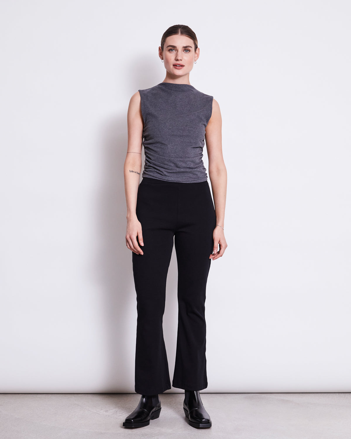 RUFFLE TOP RAFO DARK GREY GOTS jan-n-june 2