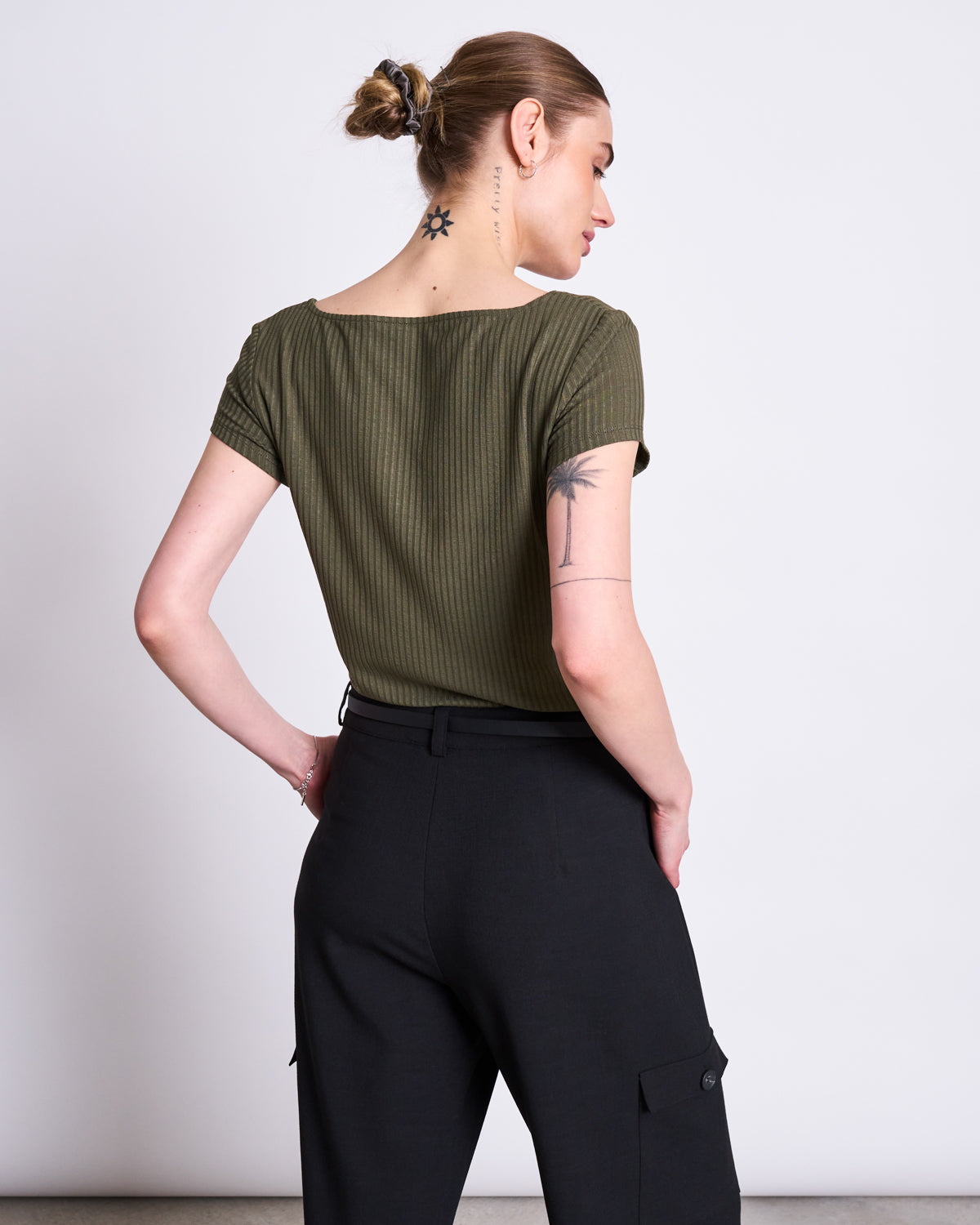 T-SHIRT ARIMA DARK OLIVE T-shirts jan-n-june 3