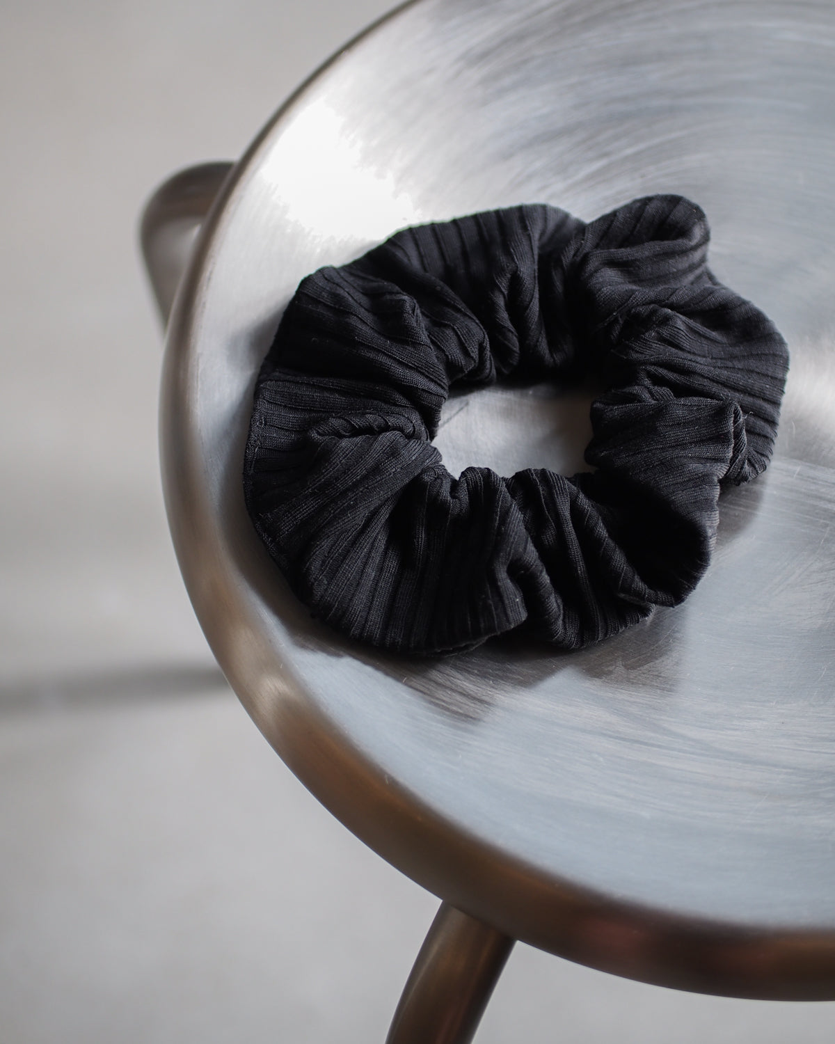 SCRUNCHIE RIB TENCEL™ LYOCELL BLACK Scrunchie jan-n-june 1