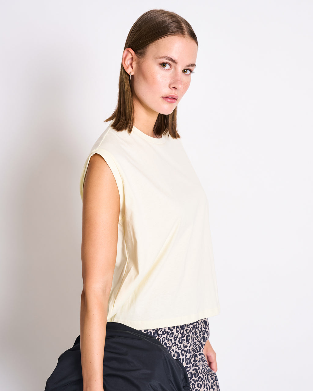 T-SHIRT OVAR BUTTERMILK T-shirt jan-n-june 4