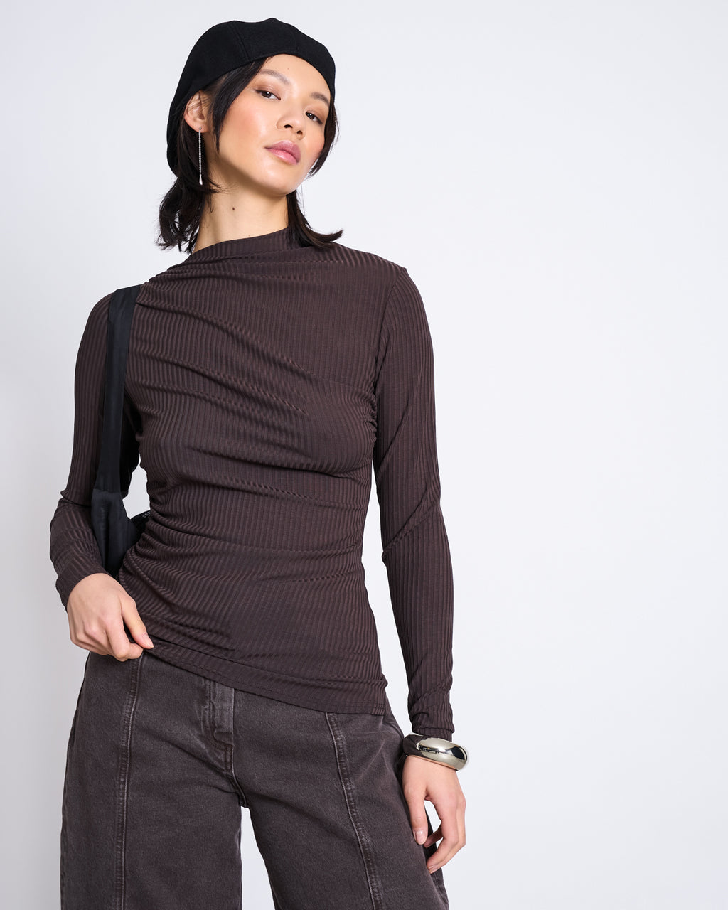 ASYMMETRICAL LONGSLEEVE TOVE MUD Longsleeve jan-n-june 2