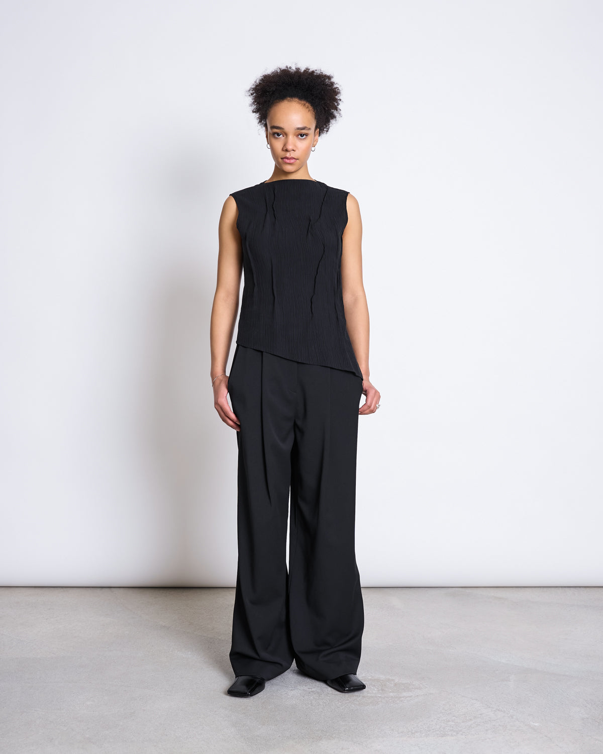 GATHERED CRINKLE TOP MEADOW BLACK T-shirt jan-n-june 1