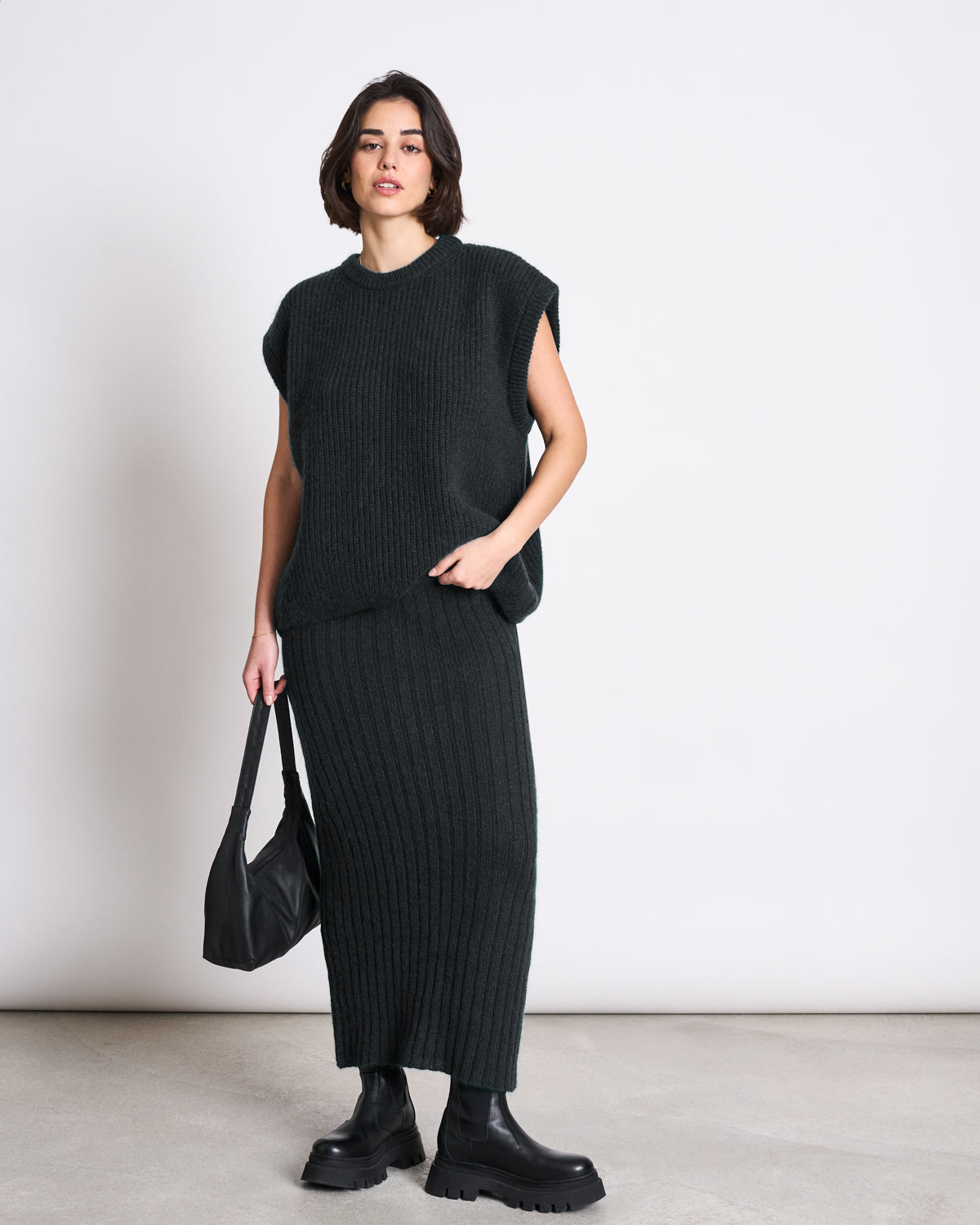 WOOLY SLIPOVER THANDA BLACK T-shirt jan-n-june 8