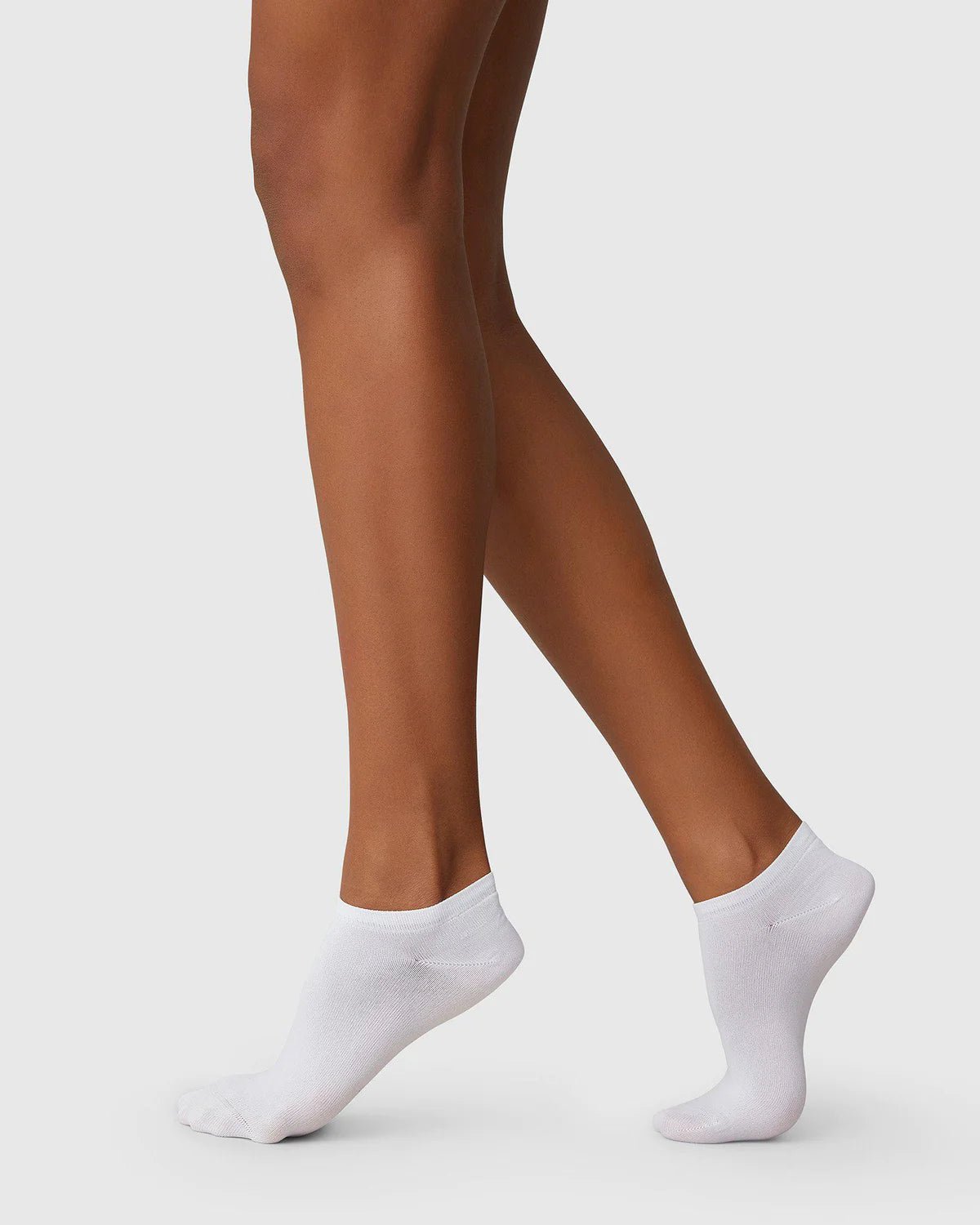 SWEDISH STOCKINGS SOCKS SARA WHITE jan-n-june 2